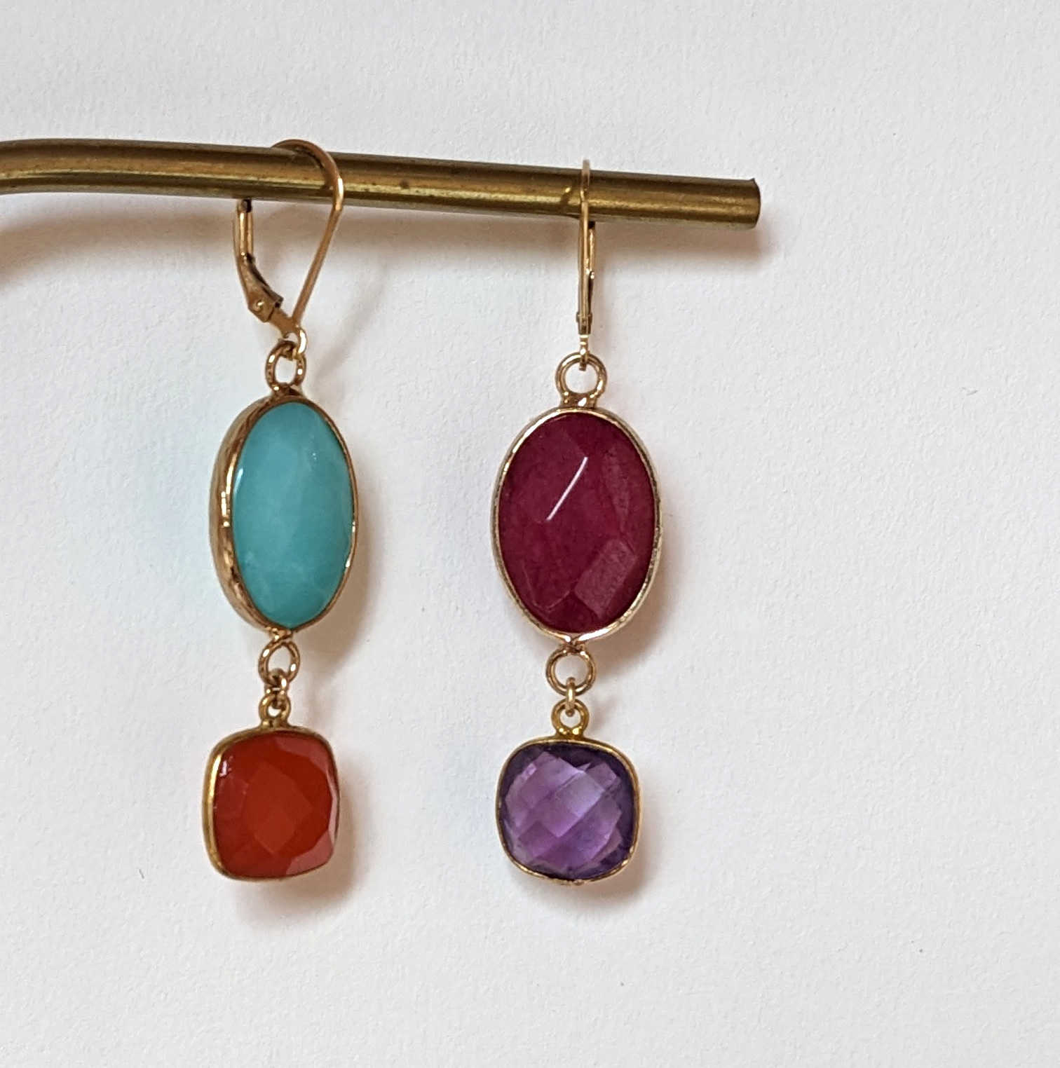 Boucles d'oreilles en pierres fines multicolores